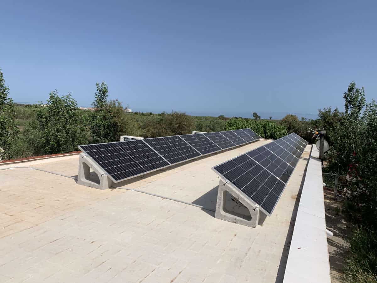 Estructuras para placas solares en cubiertas planas - Solarbloc